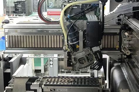 ASM贴片机进板.jpg